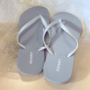 😎Old Navy Flip Flops 🌞